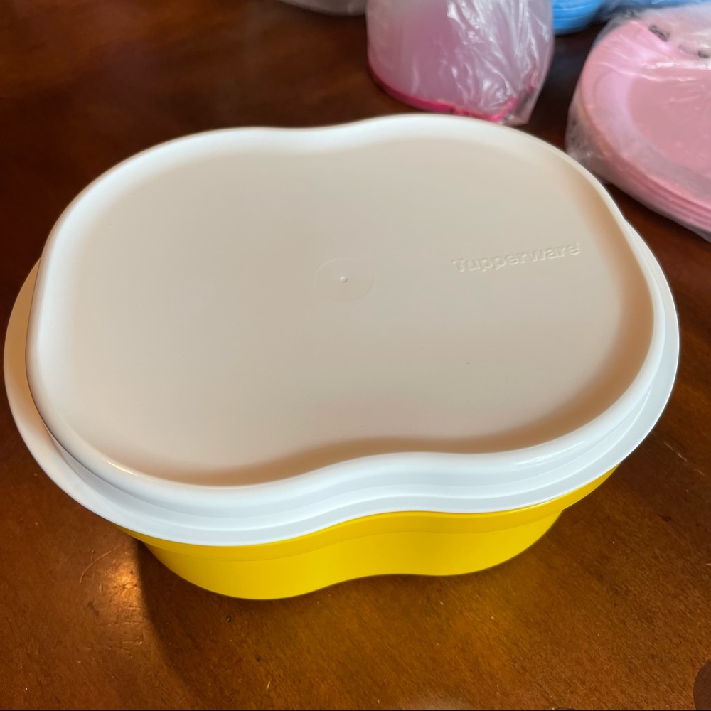 Tupperware Breakfast Delight Container - Picture 2 of 6